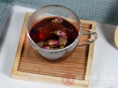 玫瑰VS菊花茶 二者結(jié)合功效翻倍這些好處快碼住 玫瑰VS菊花茶 二者結(jié)合功效翻倍這些好處快碼住