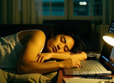 熬夜會(huì)嚴(yán)重影響肝臟的正常功能