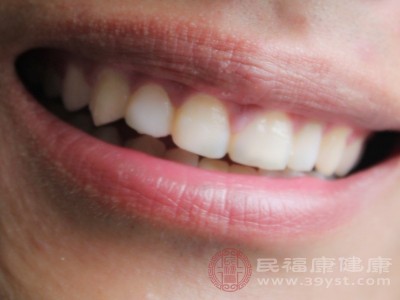 如果牙髓炎没有得到有效控制，炎症会继续向下发展，波及牙根尖周围的组织