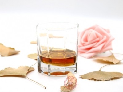 黄酒中含有丰富的糖类和酯类物质