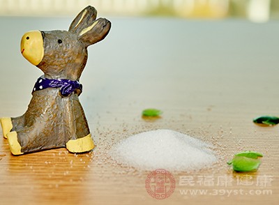 食盐中含有的氯化钠,具有一定的消炎作用 食盐中含有的氯化钠,具有一定的消炎作用