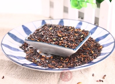 过量食用黑米会增加肠胃负担,引起消化不良、腹胀等问题 过量食用黑米会增加肠胃负担,引起消化不良、腹胀等问题