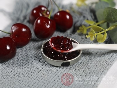 肾病患者在肾功能正常时可少量食用樱桃,但在肾功能失常少尿时应禁止食用 肾病患者在肾功能正常时可少量食用樱桃,但在肾功能失常少尿时应禁止食用