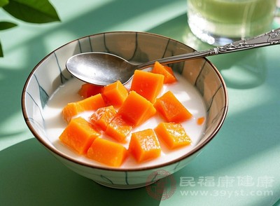 即使適量食用木瓜，也可能因?yàn)檎w代謝水平低，導(dǎo)致體重增加