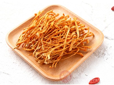 对于体质较弱、术后或产后的女性来说,虫草花更是补充营养、恢复元气的理想食材 对于体质较弱、术后或产后的女性来说,虫草花更是补充营养、恢复元气的理想食材