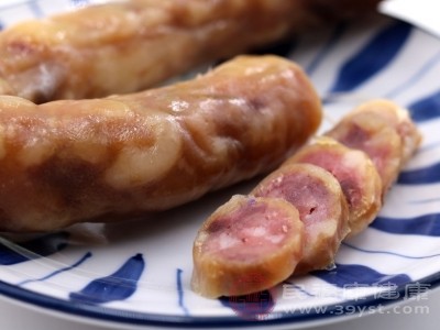 加工肉类如火腿肠、腊肉、香肠、午餐肉等,是减肥期间营养失衡的“隐形杀手” 加工肉类如火腿肠、腊肉、香肠、午餐肉等,是减肥期间营养失衡的“隐形杀手”