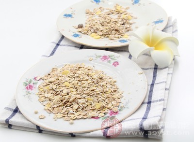 燕麥中的膳食纖維促進腸道有益菌群生長