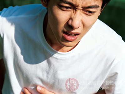 尤其是在平卧或弯腰时,打嗝和反流症状会更加明显 尤其是在平卧或弯腰时,打嗝和反流症状会更加明显