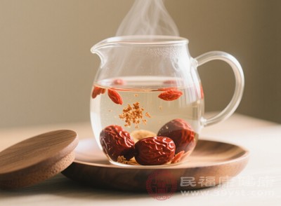 养生茶别翻车 枸杞大枣泡水 真的有喝对吗