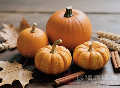 胡萝卜、南瓜、紫薯等根茎类蔬菜 胡萝卜、南瓜、紫薯等根茎类蔬菜