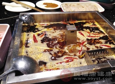 草莓鼻讓人愁 別慌這些方法助你恢復(fù)光滑鼻頭