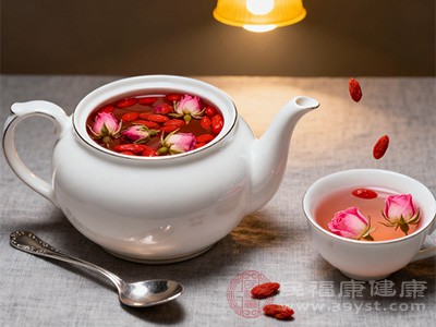 虽然玫瑰花枸杞茶好处多多,但也不能过量饮用 虽然玫瑰花枸杞茶好处多多,但也不能过量饮用