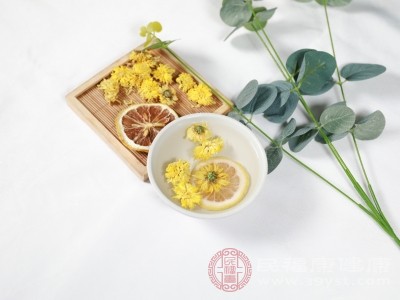 这杯神仙水 金银花菊花枸杞泡水绝了