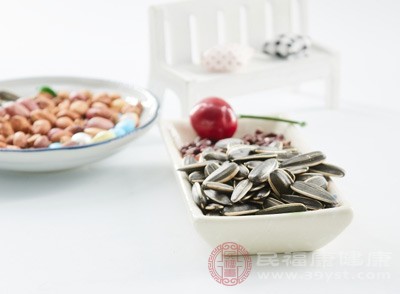 每个人的身体代谢能力不同,这也会影响嗑瓜子后是否长胖 每个人的身体代谢能力不同,这也会影响嗑瓜子后是否长胖