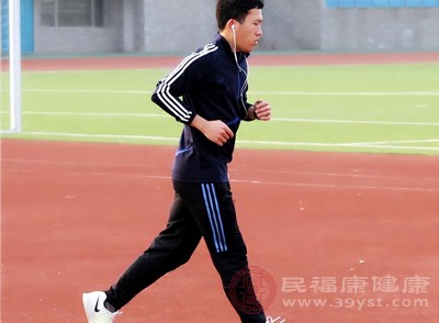 选择适合自己的运动方式，如跑步