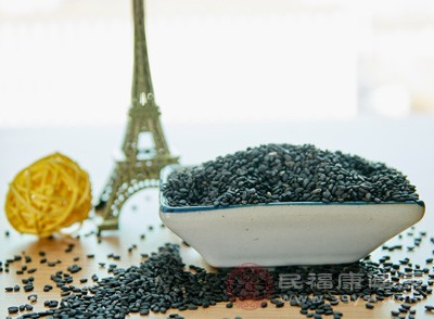 可以在烹饪中适量添加芝麻