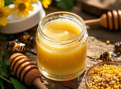 蜂王浆可以直接食用，但一般建议每天的食用量不宜过多