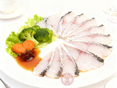 黑魚(yú)具有健脾利水的功效