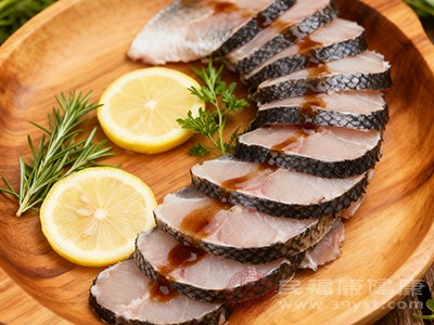 痛风患者食用黑鱼后,会使体内尿酸生成增加 痛风患者食用黑鱼后,会使体内尿酸生成增加