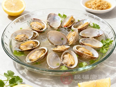 花蛤与橙子、芹菜等富含维生素C的食物同食 花蛤与橙子、芹菜等富含维生素C的食物同食