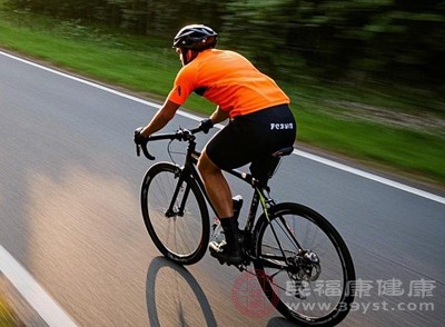 骑单车是一项全身性的有氧运动 骑单车是一项全身性的有氧运动