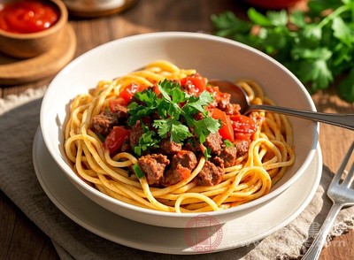 意面的“百搭”属性,也是它在减肥食谱中受欢迎的原因之一 意面的“百搭”属性,也是它在减肥食谱中受欢迎的原因之一