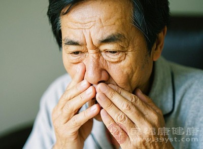 与他人交谈、排队时，尽量保持1米以上的安全距离，避免近距离接触咳嗽、打喷嚏的人群