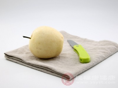 生吃能最大程度地保留梨中的营养成分和膳食纤维 生吃能最大程度地保留梨中的营养成分和膳食纤维