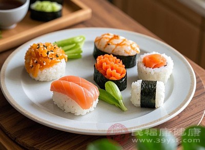 每个人的身体代谢能力不同,这也决定了吃寿司后是否容易长胖 每个人的身体代谢能力不同,这也决定了吃寿司后是否容易长胖