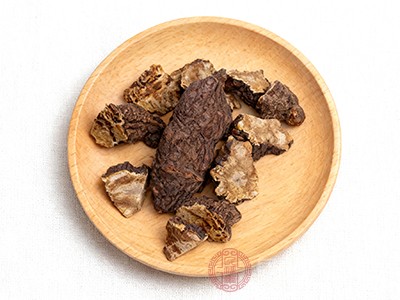 干地黄多呈不规则的类圆形或长圆形块状