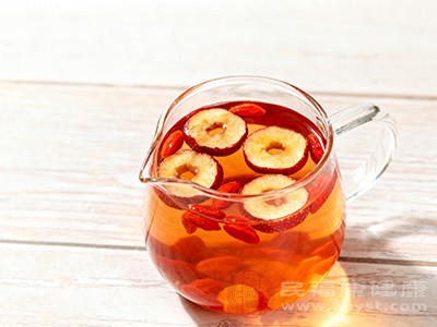 虽然山楂枸杞茶养生功效显著,但也并非适合所有人饮用 虽然山楂枸杞茶养生功效显著,但也并非适合所有人饮用