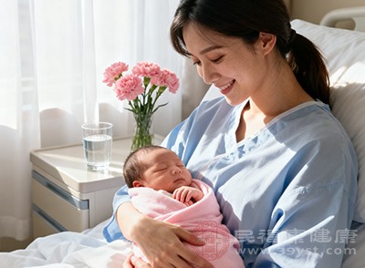 虽然水果营养丰富，但产后妈妈也不能过量食用