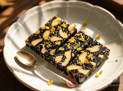 来月经吃阿胶糕会加重痛经吗 答案在这里 女性必看