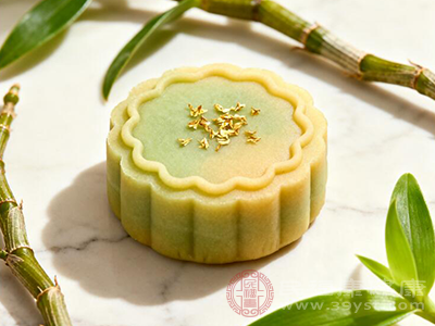 将铁皮石斛打成粉，加入面粉、鸡蛋、牛奶等食材，就能制作出美味又养生的石斛糕点