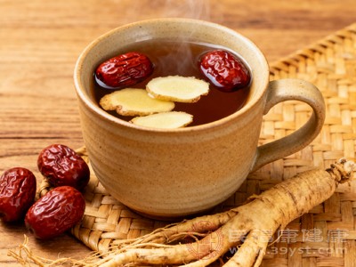 当归生姜红枣茶(温和补气,暖身驱寒) 当归生姜红枣茶(温和补气,暖身驱寒)