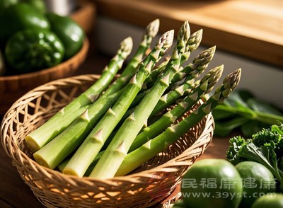 芦笋中含有一些特殊的蛋白质和生物活性成分