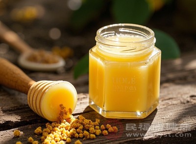 蜂王浆中含有一种类似胰岛素的多肽物质 蜂王浆中含有一种类似胰岛素的多肽物质