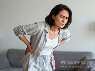 对于女性而言，一些生殖系统疾病也可能导致腰右侧疼痛