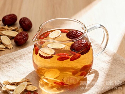 感冒发热期间不宜饮用黄芪红枣枸杞茶 感冒发热期间不宜饮用黄芪红枣枸杞茶