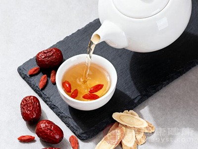 经常饮用黄芪红枣枸杞茶,有助于增强人体免疫力 经常饮用黄芪红枣枸杞茶,有助于增强人体免疫力