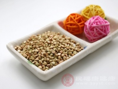 虽然荞麦过敏相对少见,但仍有部分过敏体质的人会对荞麦中的蛋白质等成分产生过敏反应 虽然荞麦过敏相对少见,但仍有部分过敏体质的人会对荞麦中的蛋白质等成分产生过敏反应