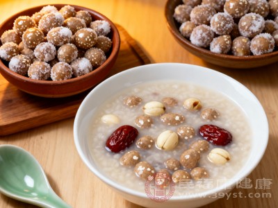 一般健康成年人每次食用山药豆的量建议控制在50-100克，每周食用2-3次即可，保持饮食多样化