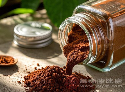 一些人认为灵芝孢子粉是天然保健品，多多益善，便长期大量食用