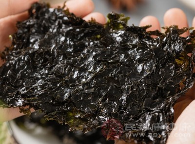 紫菜在生长和加工过程中可能会附着一些杂质、细菌或有害物质 紫菜在生长和加工过程中可能会附着一些杂质、细菌或有害物质