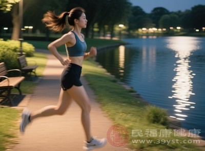 若想充分发挥跑步作为有氧运动的优势，需掌握科学的跑步方法