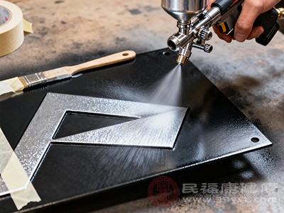 女性接触喷漆后,可能会出现月经紊乱 女性接触喷漆后,可能会出现月经紊乱