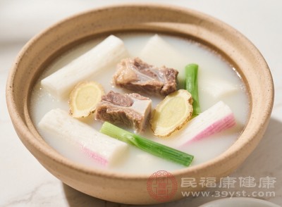 山药羊肉汤:驱寒暖身,温补气血 山药羊肉汤:驱寒暖身,温补气血