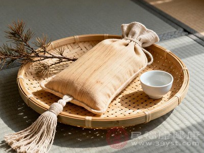 缓解疼痛是海盐热敷包显著的功效之一 缓解疼痛是海盐热敷包显著的功效之一