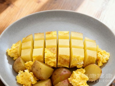 土豆炒鸡蛋进入人体