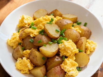 土豆作为常见的根茎类蔬菜